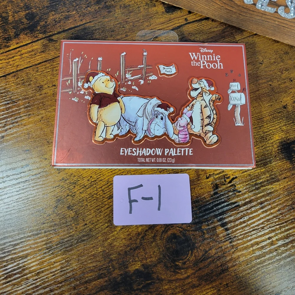 Disney Winnie the Pooh neutral Eyeshadow Palette 12 colors